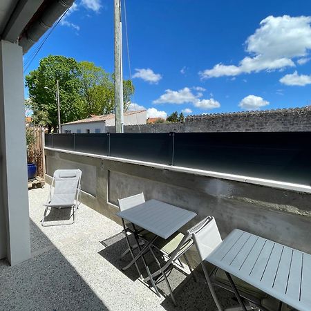 Maison Chaleureuse Avec Terrasse Privative Proche De La Gare Et Du Centre-Ville Rochefort  Exterior foto